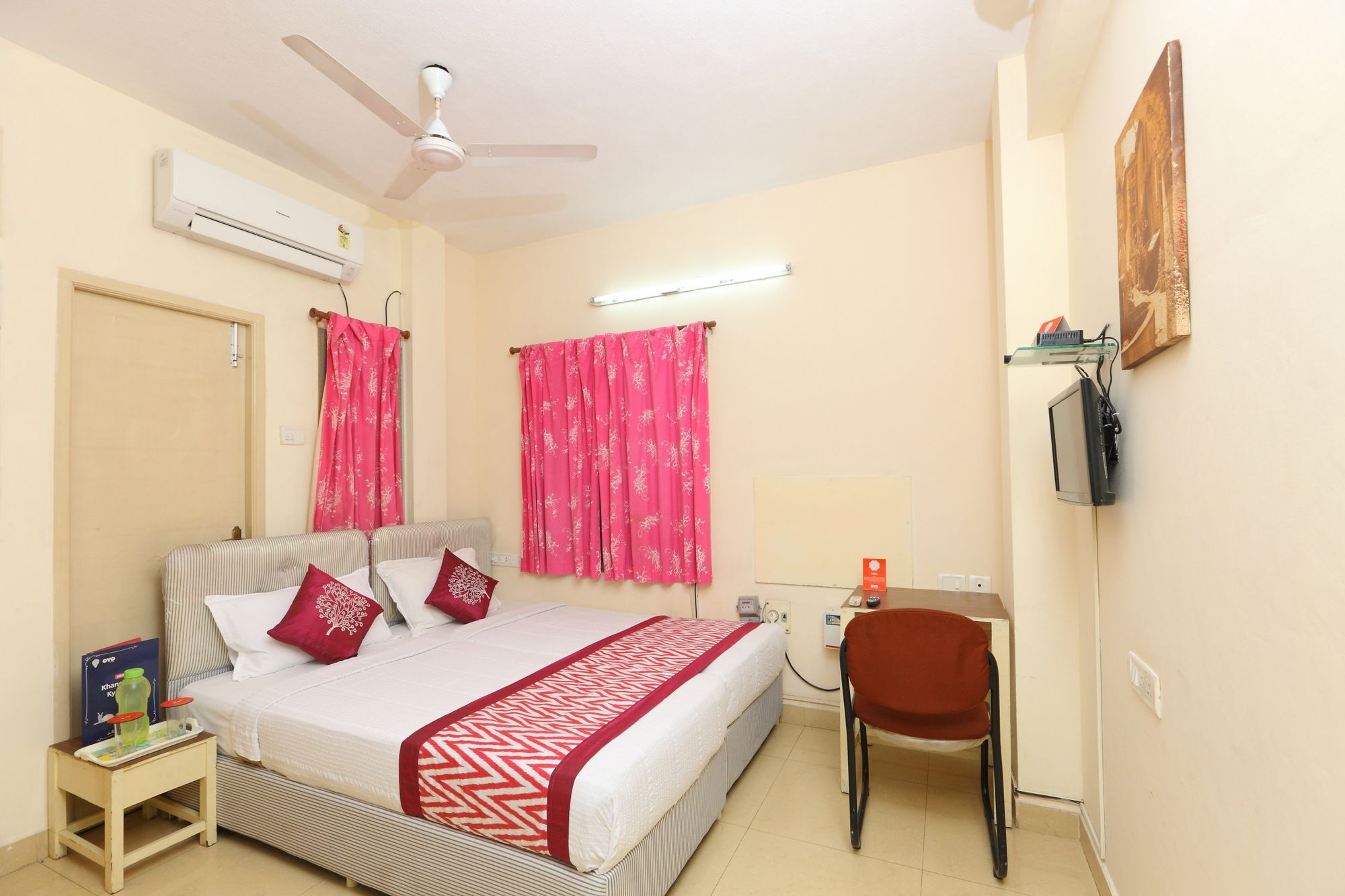 Oyo 38 Silverkey Ashok Nagar 2*